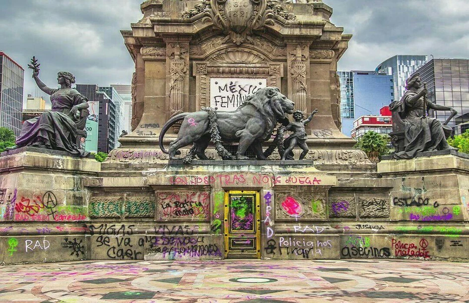 Paseo de la Reforma, México City. Image © Santiago Arau