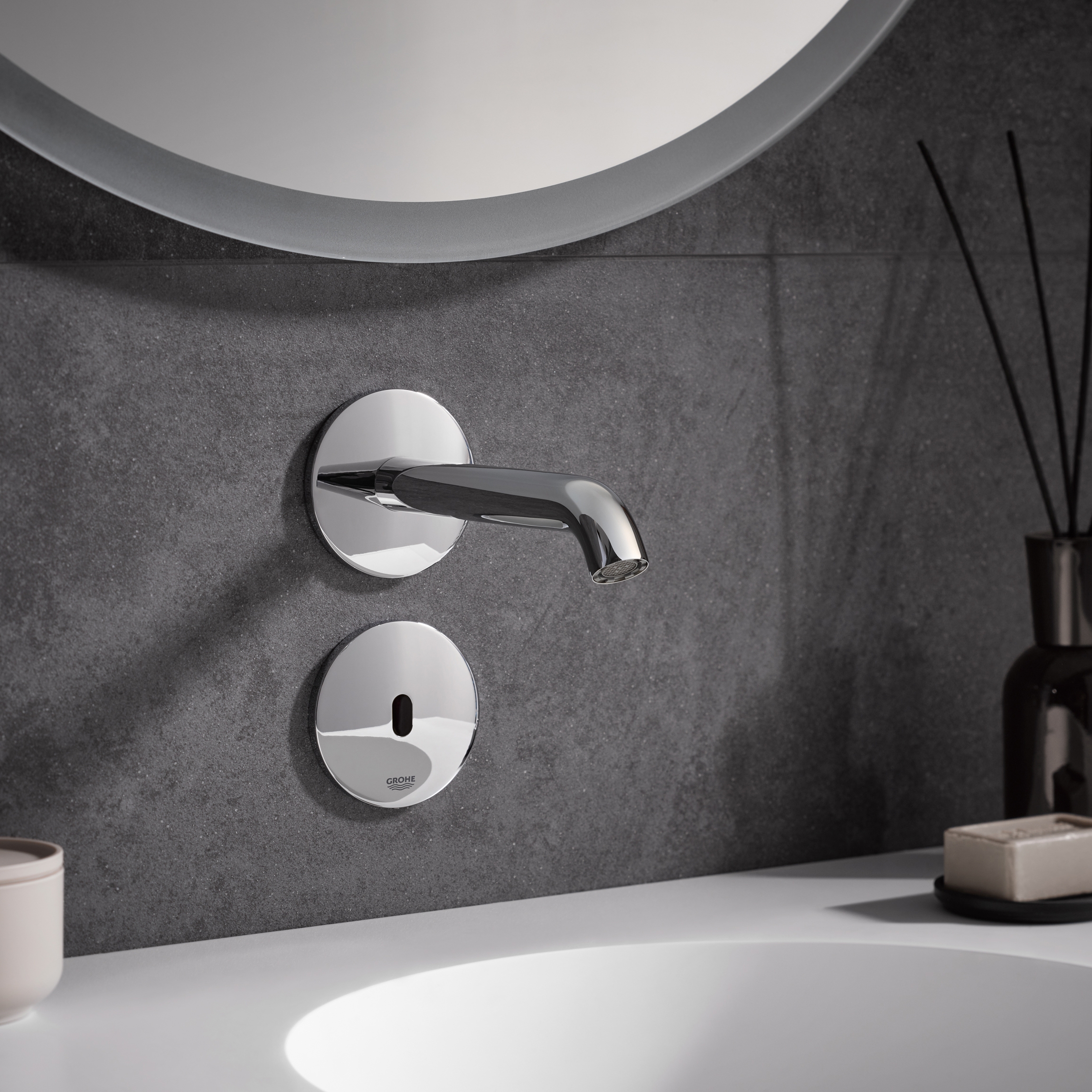 Read story Hands off: GROHE