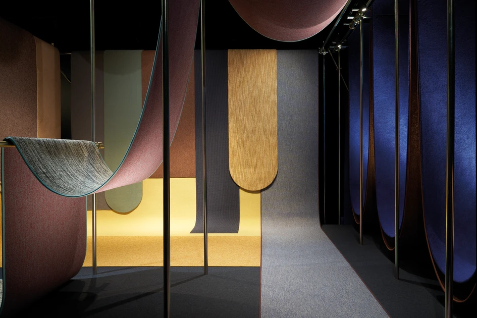 Manche Beispiele aus der Kollektion wirken dreidimensional und weich, andere fest und klar strukturiert – und strahlen dennoch Lebendigkeit und Wärme aus