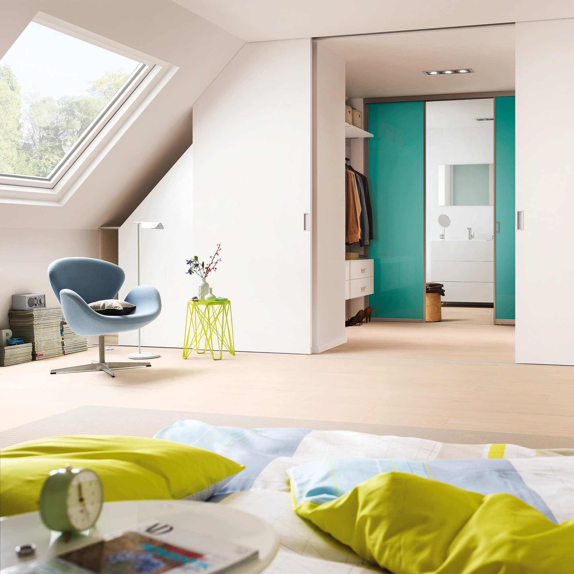 Lire l’histoire raumplus: closet systems for sloped ceilings