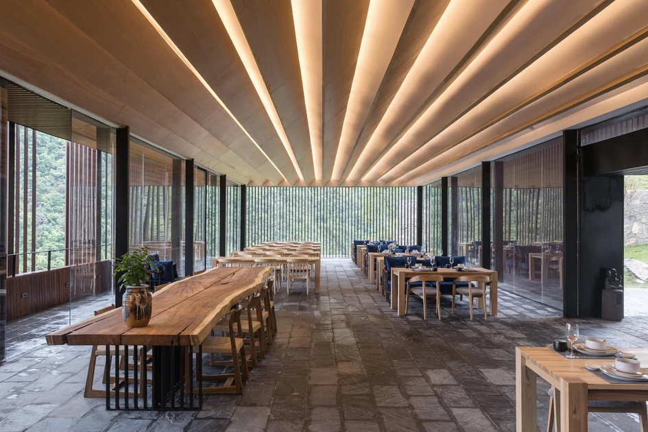 The Mountain Restaurant and Bar by ZJJZ was built in just six months using a steel skeleton – and serves to attract more tourists to the area. Photos: Laurian Ghinitoiu