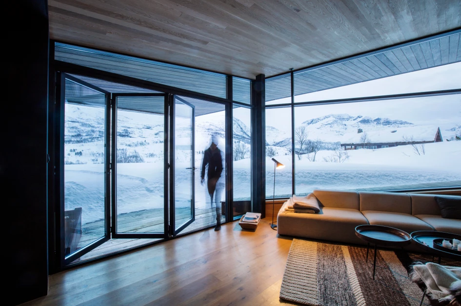 Maximum freedom of design. Every variation is possible with Schüco’s folding sliding systems. The units can even be installed at an angle of 90°, offering architects and planners previously undreamt-of design options