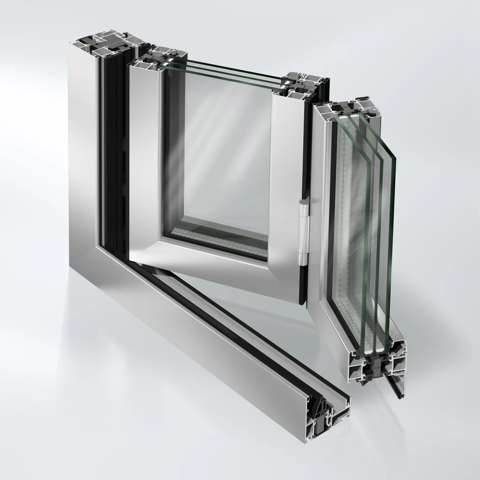 Insulated or non-insulated. The smooth-running folding units are pushed aside effortlessly on rollers and simply positioned at the end as a slim column – so there’s nothing standing in the way of a great view