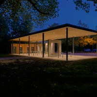 The new lighting for the city park in Merzig by Tobias Link shows how important external lighting is in creating a sense of safety and security. Photos: Tom Gundelwein