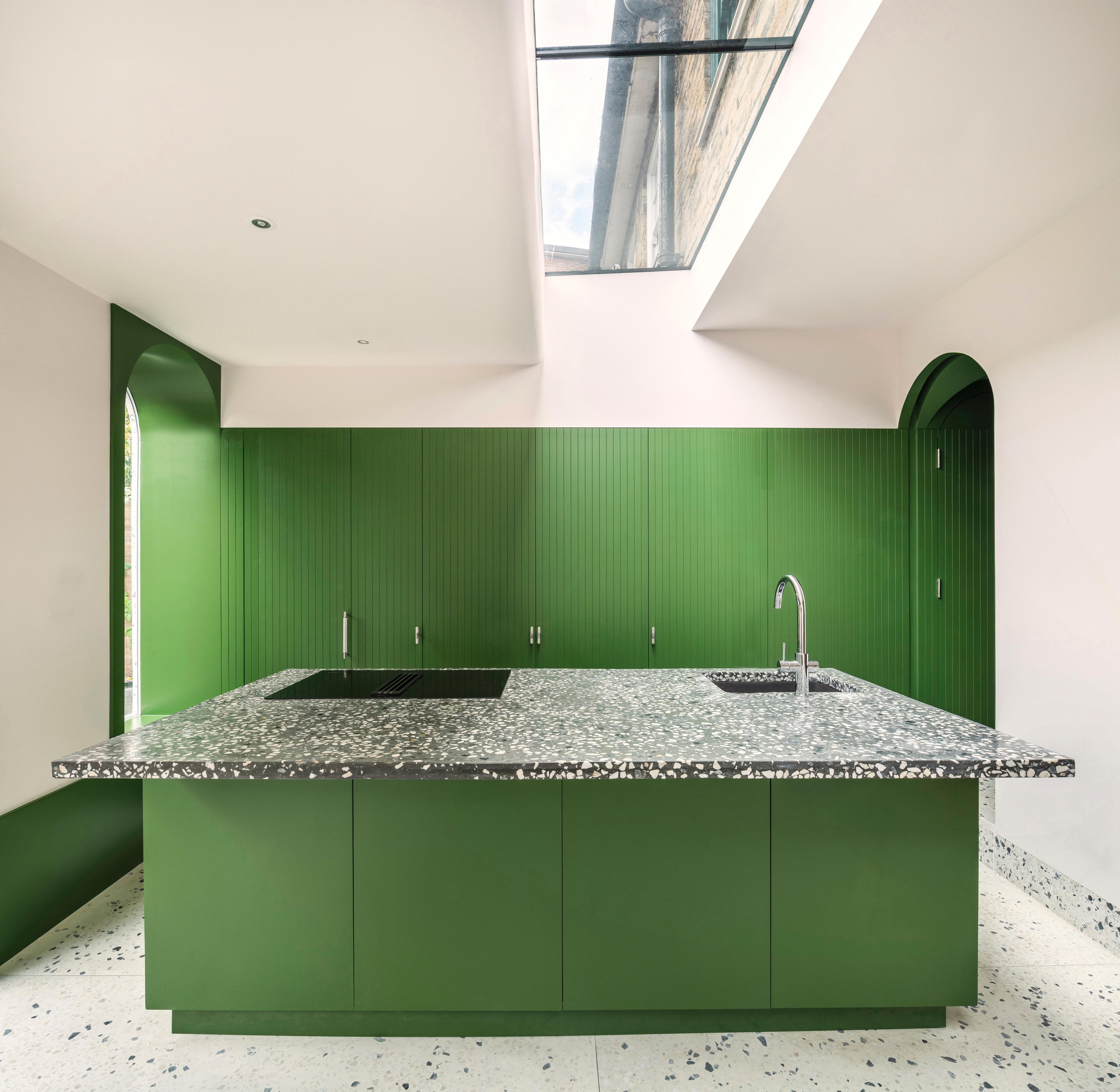 The use of colour blocking in the kitchen of the White Rabbit House by Gundry + Ducker alongside the use of the same accent colour throughout the rest of the home creates a strong sense of unity. Photos: ©Andrew Meredith 