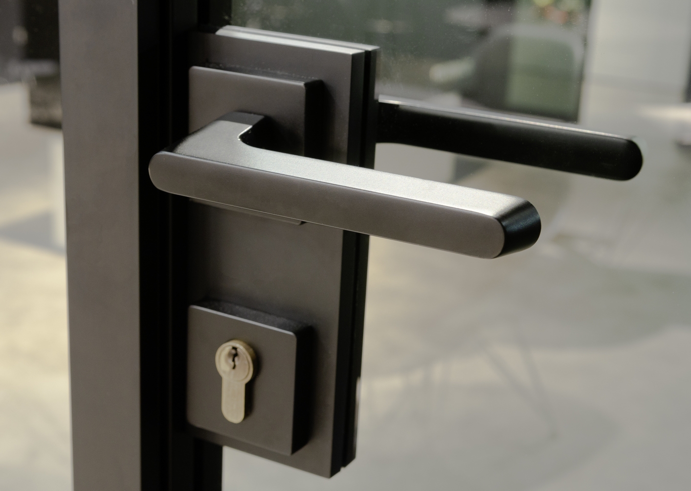 It’s no surprise that the ‘Swing Door Slim Line’ was awarded the German Design Award 2020. Despite its size, it’s not only light-footed, but also elegant and well-thought-out – right down to the handle