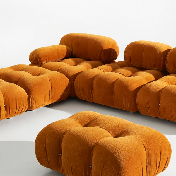 Leer la historia A star is reborn: B&B Italia's Camaleonda sofa system is back