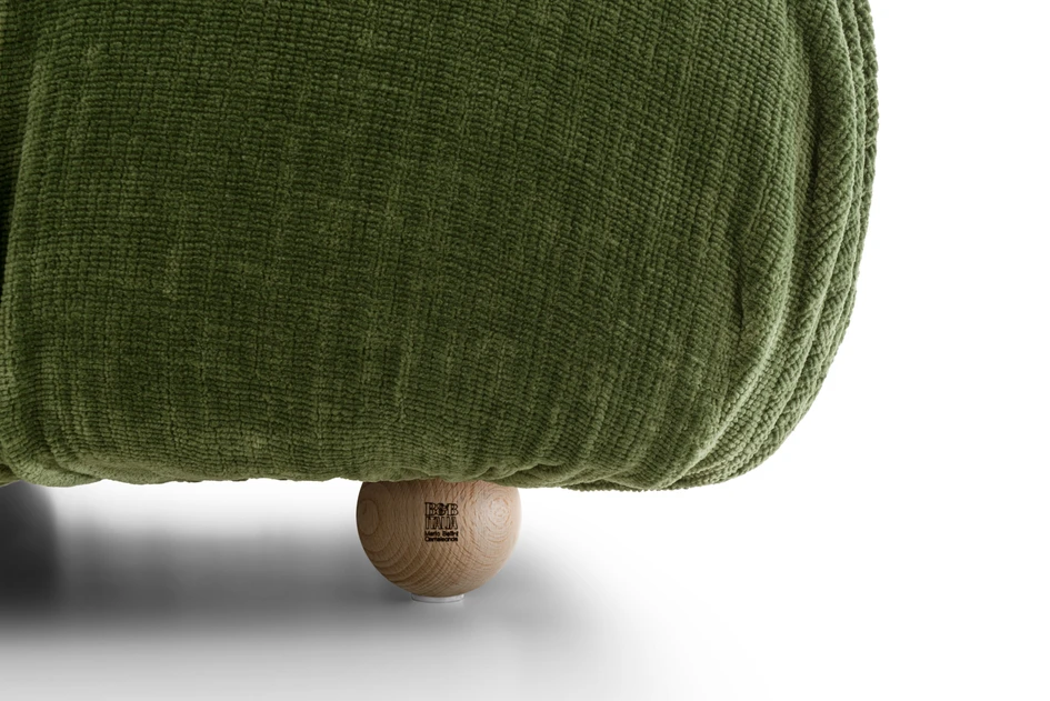 The internal structure of the seating has been changed to a sandwich of recycled and recyclable materials, which can be easily separated once the seating reaches the end of its lifespan