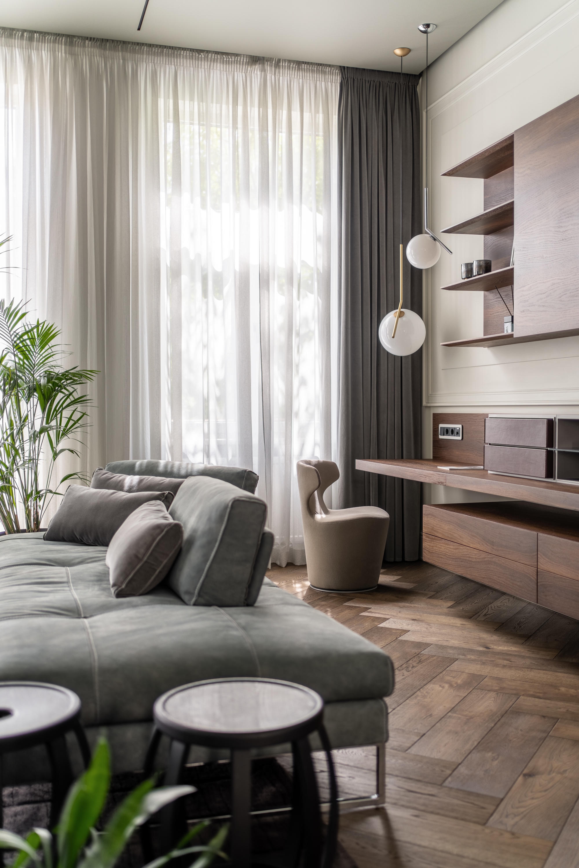 replus design bureau's 35_UST apartment project brings back some of old-world style to this residence located in a turn-of-the-century building in Lviv
