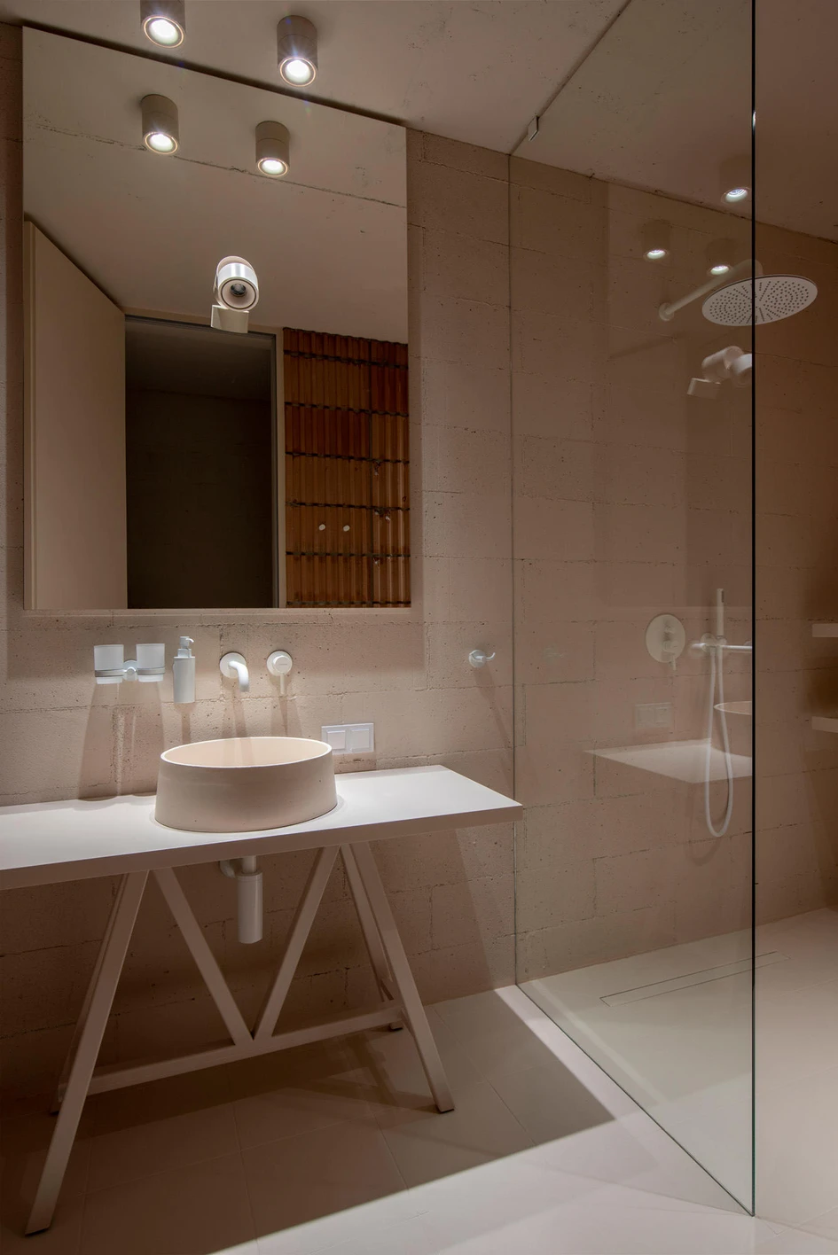 With the 313 Block's Apartment, Odyndoodnoho has created a residential space that strikes a delicate balance between rough and minimalist. Photos: Courtesy of Odyndoodnoho