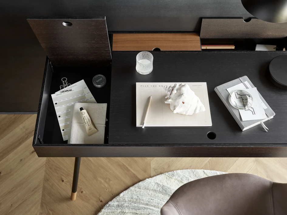 Expert at making every environment feel like home, BoConcept supports working setups that nurture creative thinking, whether in the living room or at the office