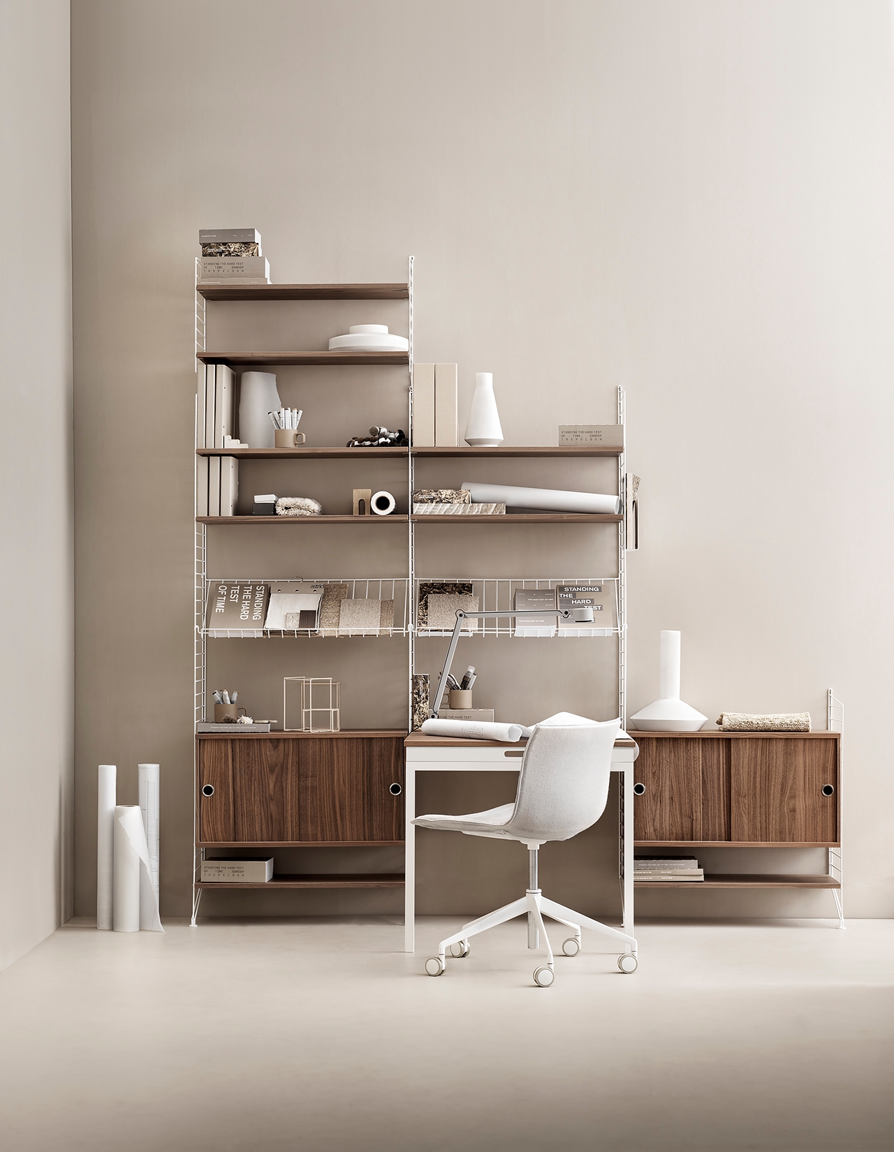 Beispielhaft: die Homeoffice-Umgebung, geschaffen mit Elementen der Home Kollektion von String Furniture 