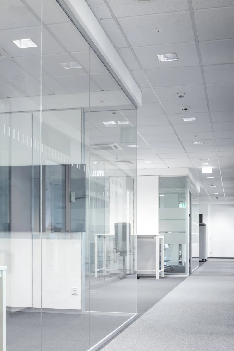 Lindner's glass partition walls make it possible to change spatial structures and respond individually to different requirements. Even relocation and dismantling can be carried out without difficulty