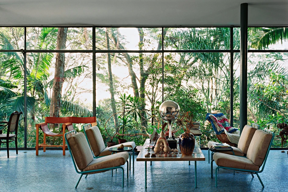 Fliessende Übergänge in Lina Bo Bardis Casa de Vidro (1951). Foto: © Nelson Kon, 2002