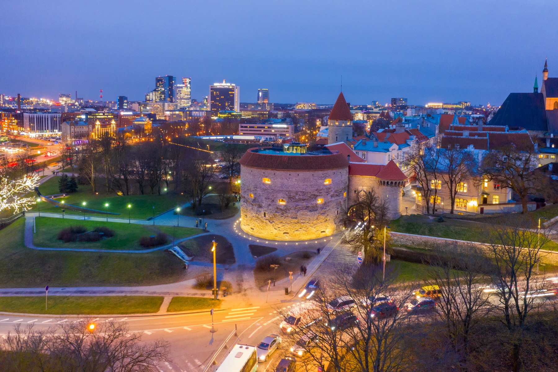 An architectural jewel: at night, the historic walls of the Maritime Museum are subtly illuminated. The lighting here is controlled by building services technology from ABB