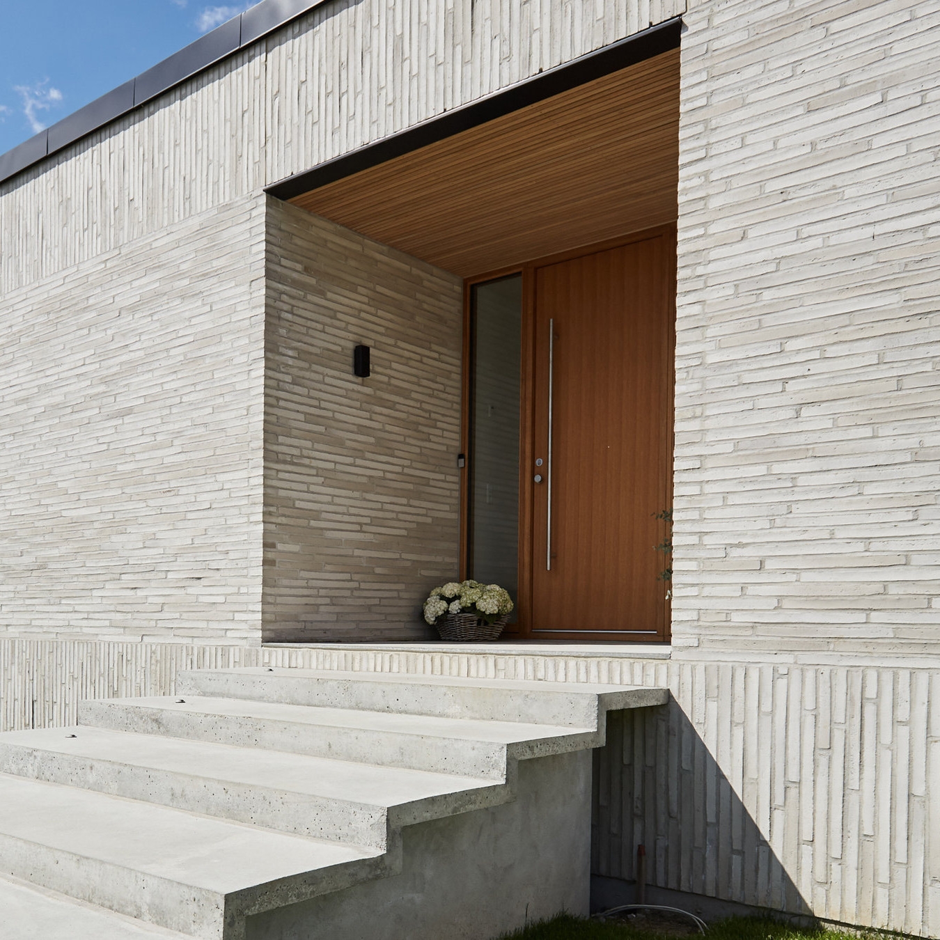 Read story Hierarchy thinking by the sea