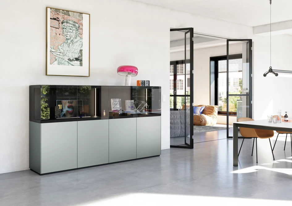  One system, endless possibilities: In Dürmentingen in southern Germany, Kettnaker manufactures highly individual furniture systems for all types of rooms. Pictured here, the SOMA product line as a suspended sideboard and as a highboard