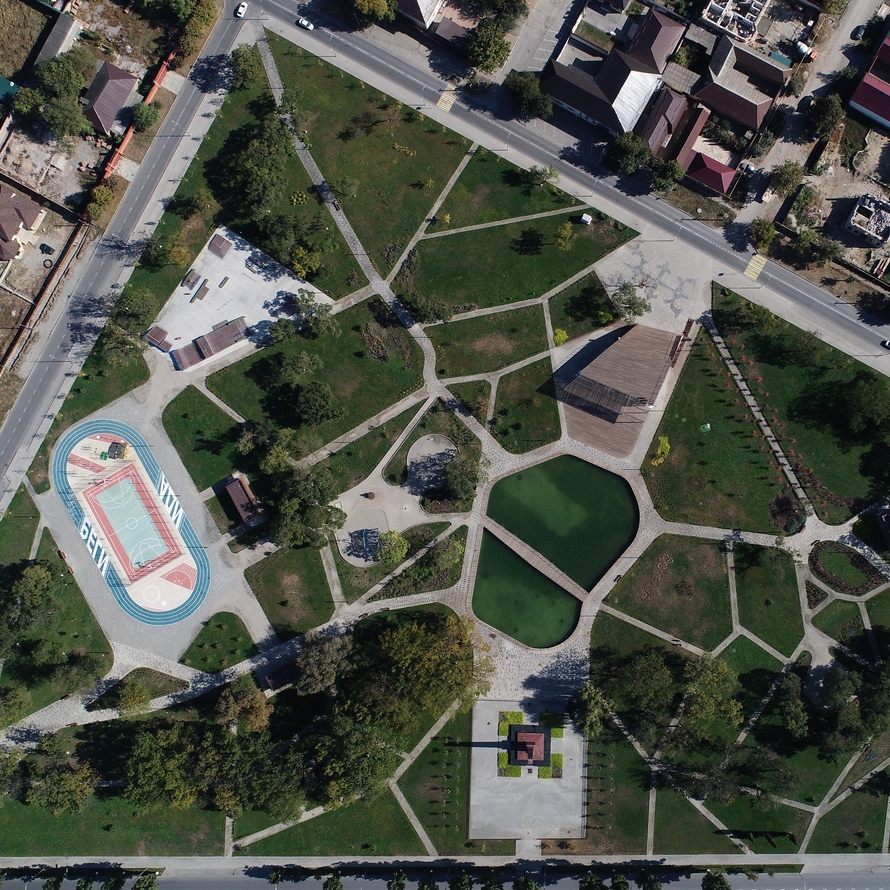 Leggi la storia 11 Rules for Creating Vibrant Public Spaces