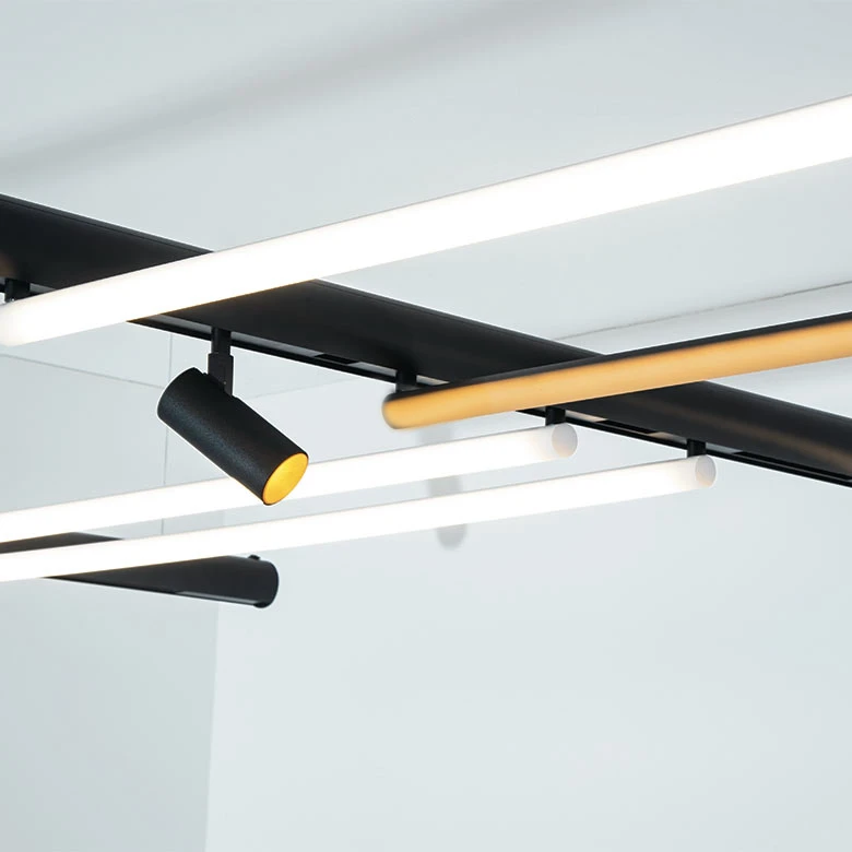 EPSILON52 Magnetic is an innovative magnetic system featuring spotlights and other lighting components that can be magnetically attached and removed as required