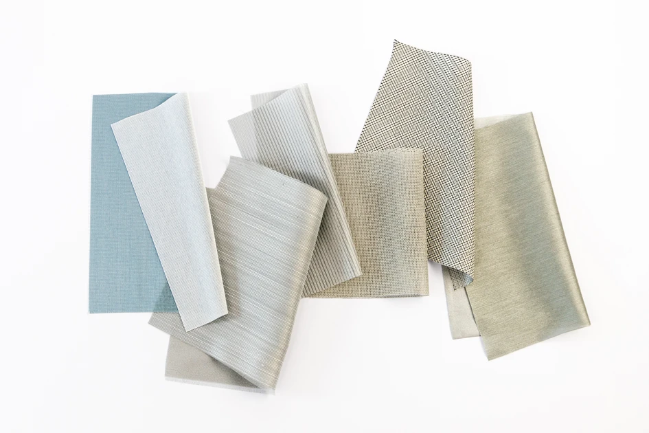 All textiles in the collection have two distinct sides. The one facing the sun is mostly aluminium-metallised, which reflects visible light and heat energy