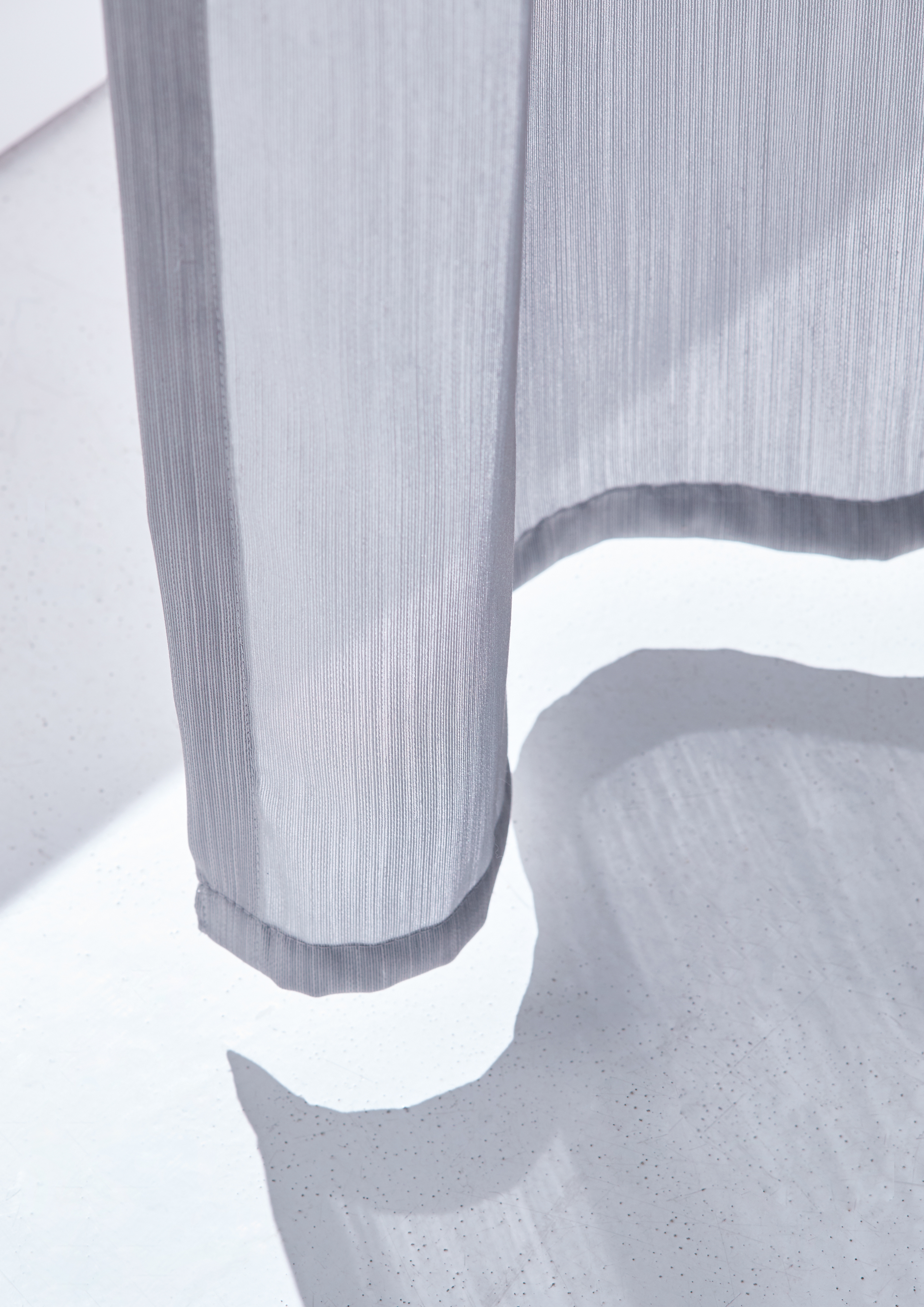 The CLOUD fabric has a particularly homely feel, making it ideal for the home office 