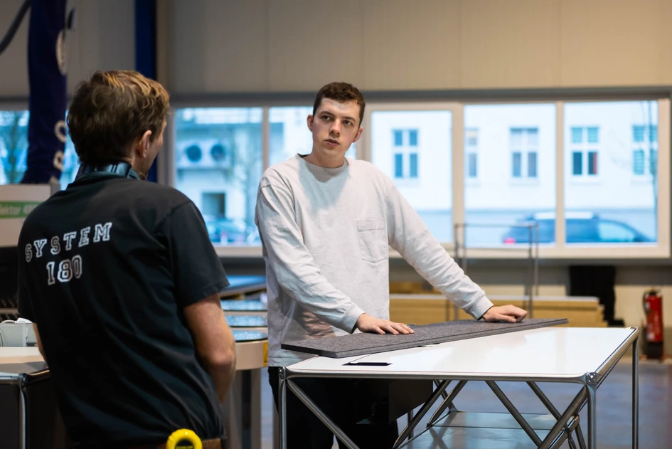 The HPI D-School team works closely with System 180 manufacturers and developers to design hybrid furnishing concepts for a diverse range of usage situations