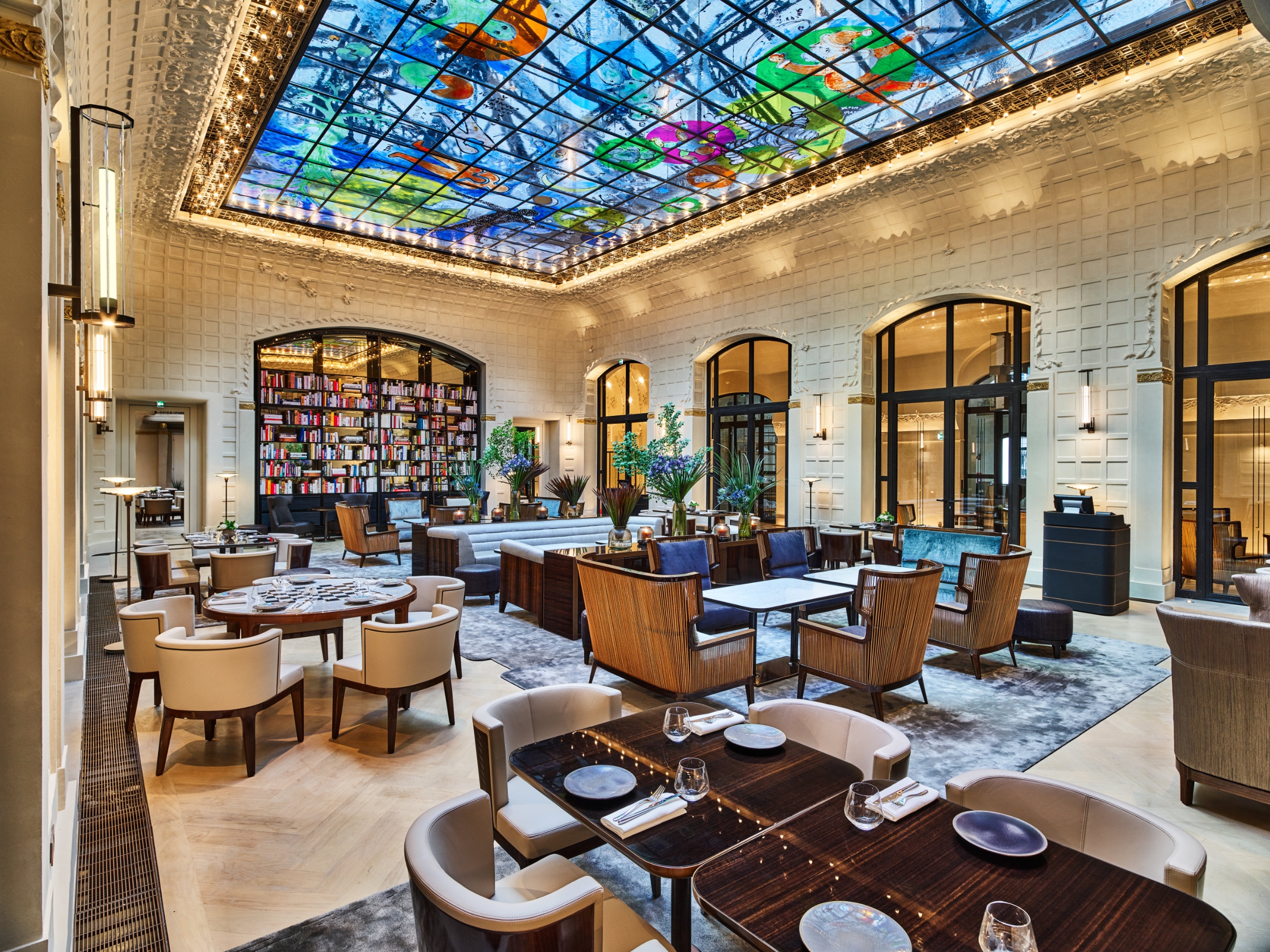 When he refurbished the iconic Lutetia Hotel in Paris, architect Jean-Michel Wilmotte chose furniture from Paolo Castelli’s Inspiration collection