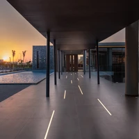 Großer Wert wird auf Forschung und Entwicklung gelegt. Ein Schwerpunkt sind Aussenbeleuchtungssysteme, die für unterschiedliche Klimazonen geeignet sind. Hier im Bild: Hotel Club Mediterranee, Evia und Nana Princess Hotel, Kreta