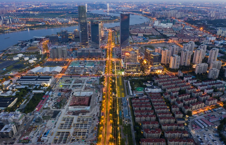 Similar to the High Line in New York, Sasaki Associates' Xuhui Runway Park in Shanghai reuses existing transport infrastructure to bring nature into the city. Photos: Insaw Photography