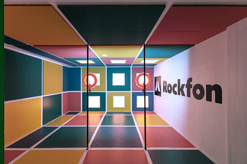 Perfect for design-led recording studios, designers can play with coloured panels and at the same time find the right acoustic solutions