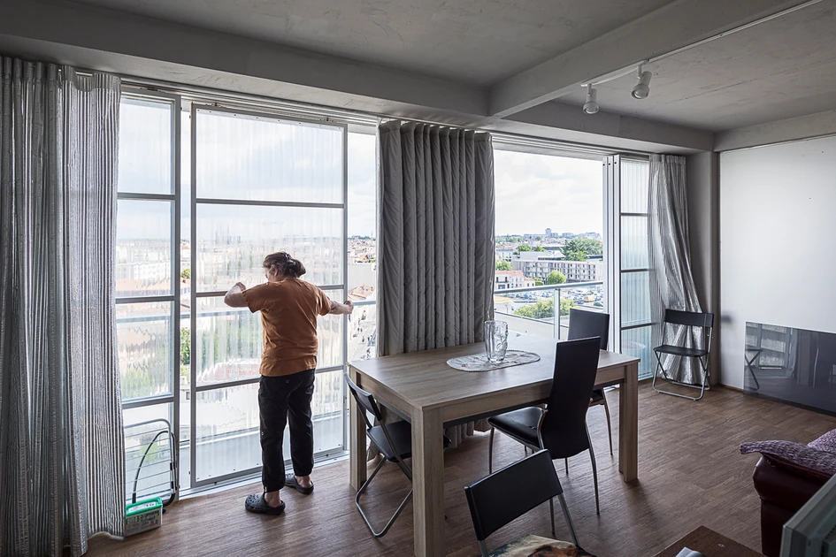 Transformation of 530 dwellings / Lacaton & Vassal. Image: © Laurian Ghinitoiu