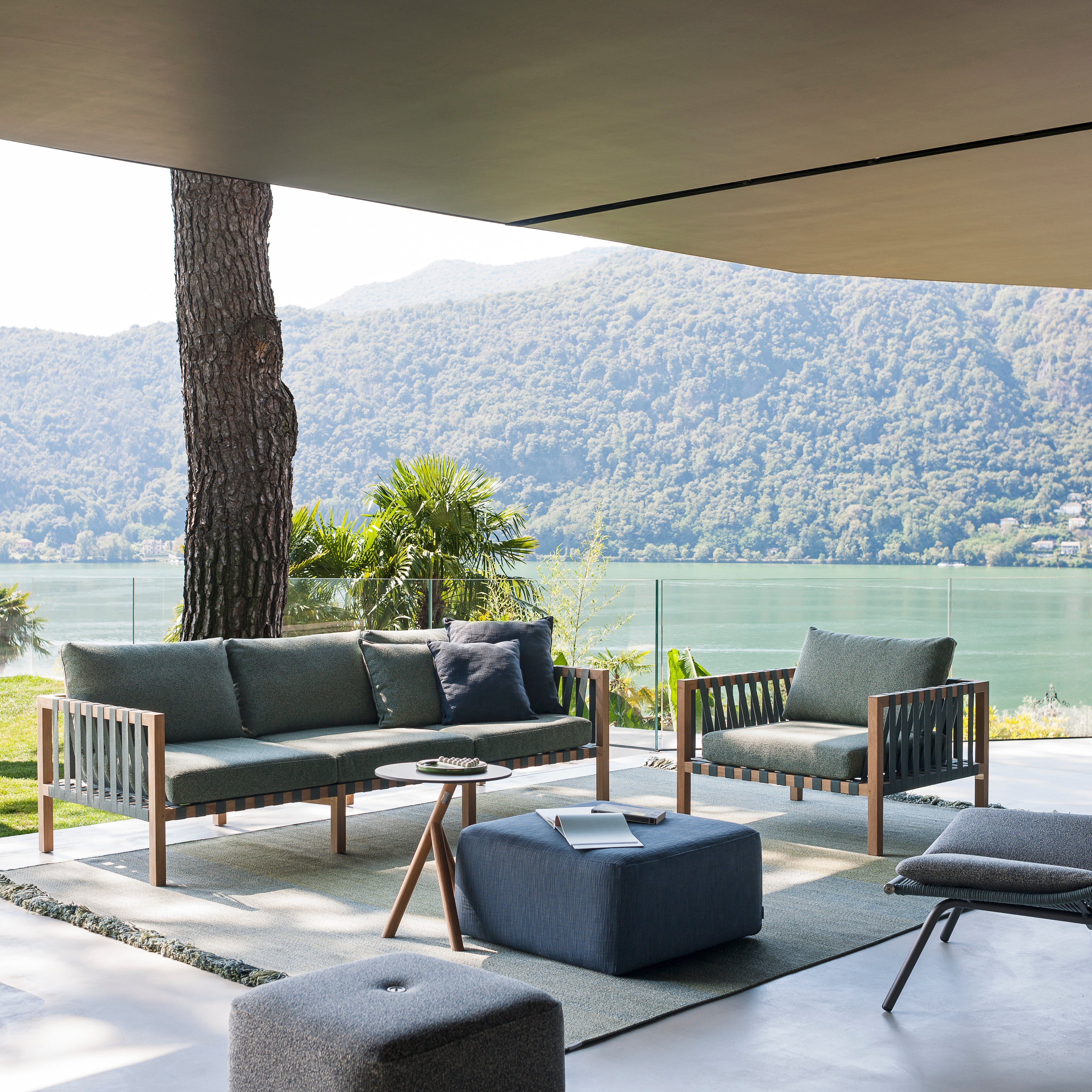 Read story The green room: Roda