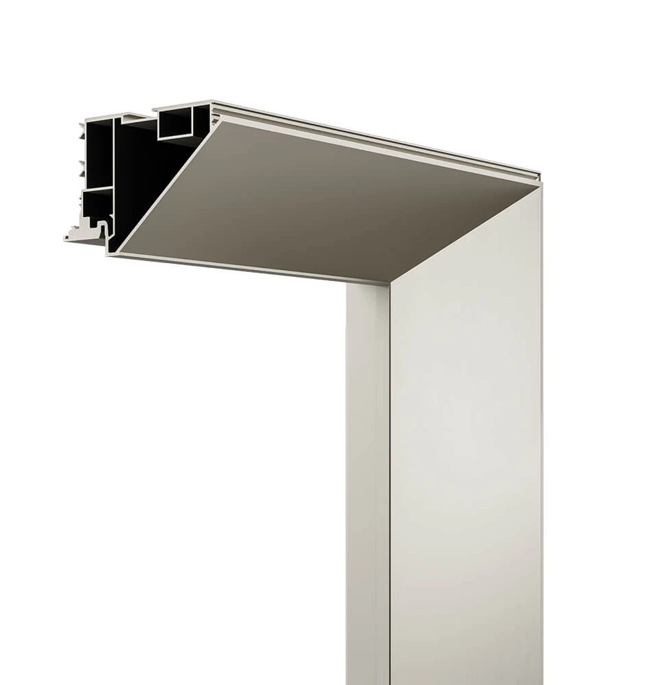 Attention has been paid to the precision of the angles and the strength of the frame. It is supported internally by robust fixing chambers, which keep the shape stable