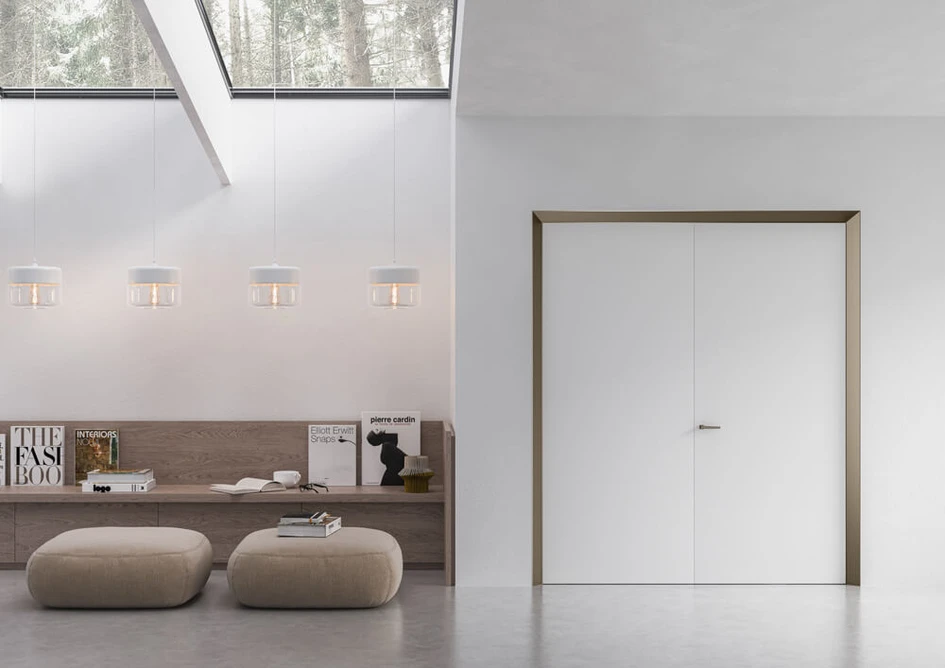 A flexible product, Eclisse 40 can be installed in a number of ways. Used to inset a doorframe on one side, the other can remain flush to the door. It can also be ordered to fit single or double doors