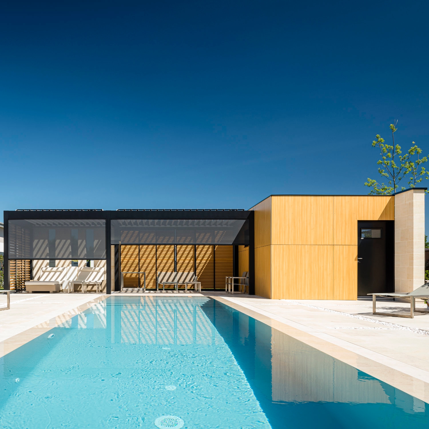 Read story The ultimate sun block: Renson