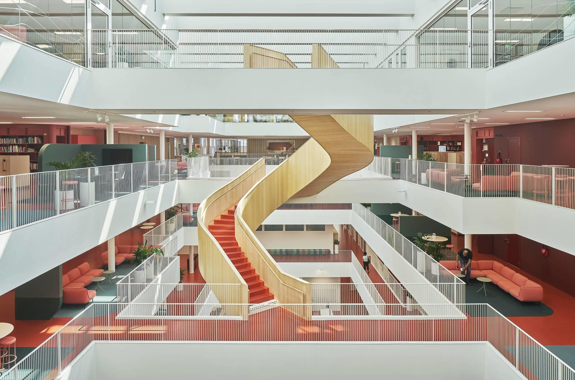 By incorporating an old swimming pool into the new Mälardalen University Campus Eskilstuna, AIX Arkitekter and 3XN show that diverse building typologies can be adapted for education. Photos: Åke E:son Lindman