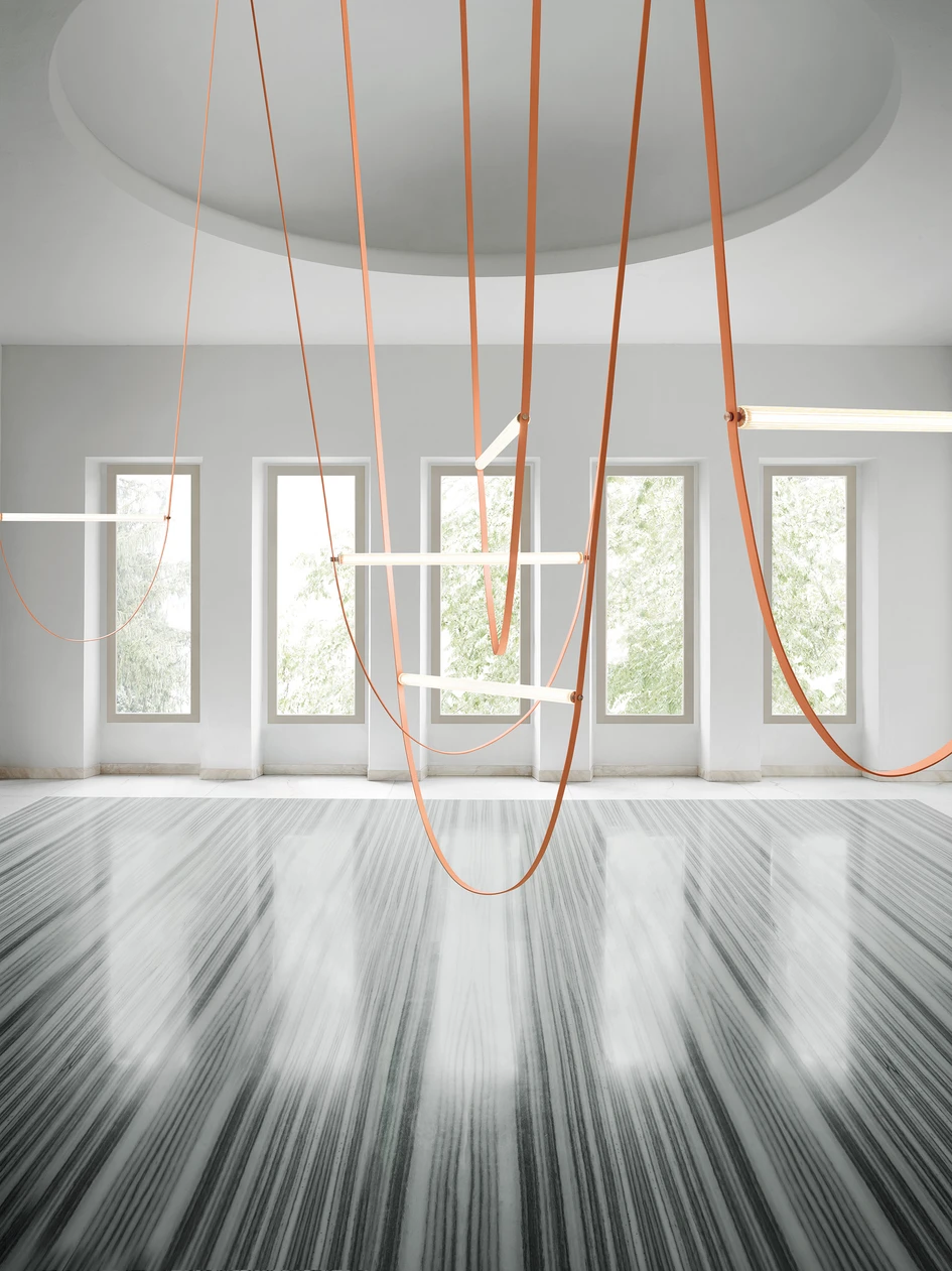 WireLine is a striking lighting piece that lends itself to installation in big spaces such as hotel lobbies, airports or restaurants. Whether on its own or sculpturally grouped, it makes a statement
