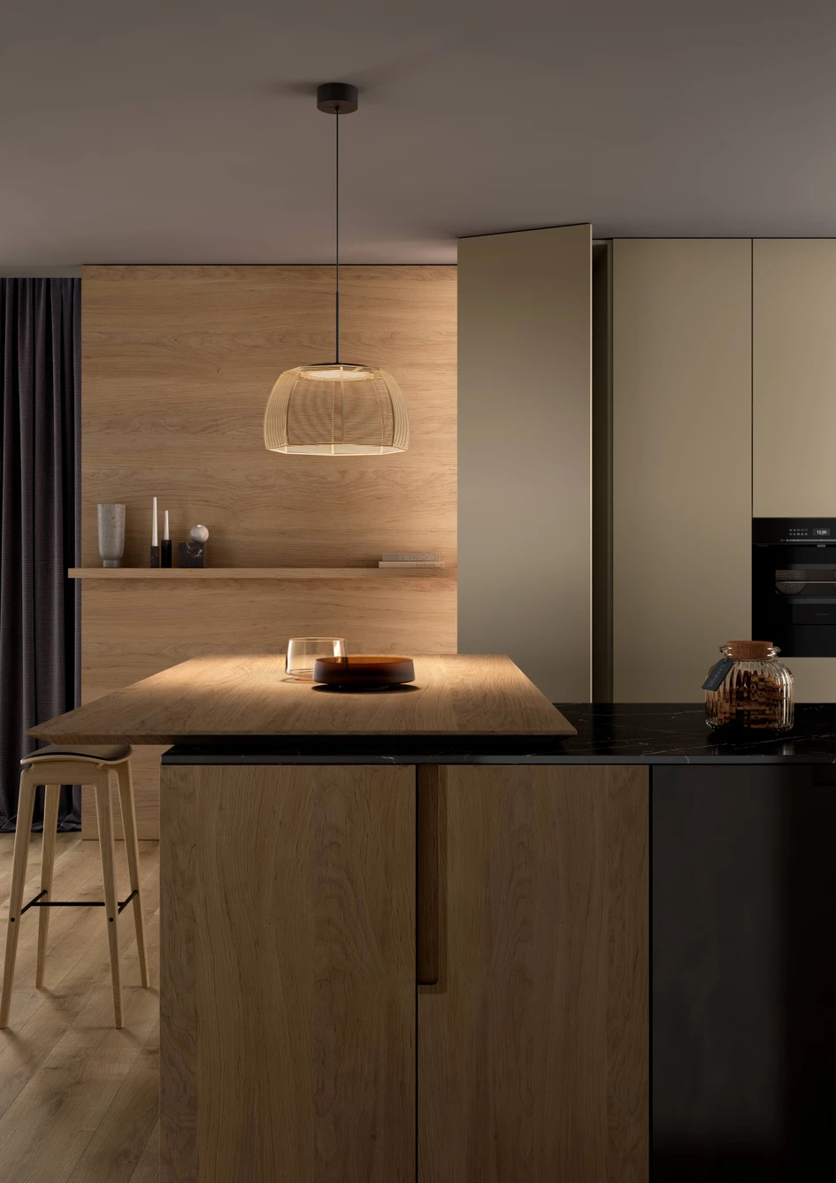 Das hochwertige Licht der Tanit-Leuchte wird von einer dimmbaren LED-Platte abgegeben, die sich perfekt für eine sanfte, blendfreie Beleuchtung von Tisch oder Küchentheke eignet