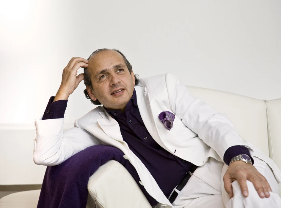 With his designs, multi-award-winning designer Hadi Teherani focuses on clarity of form and sustainable functionality to enhance people's feeling of joie de vivre 