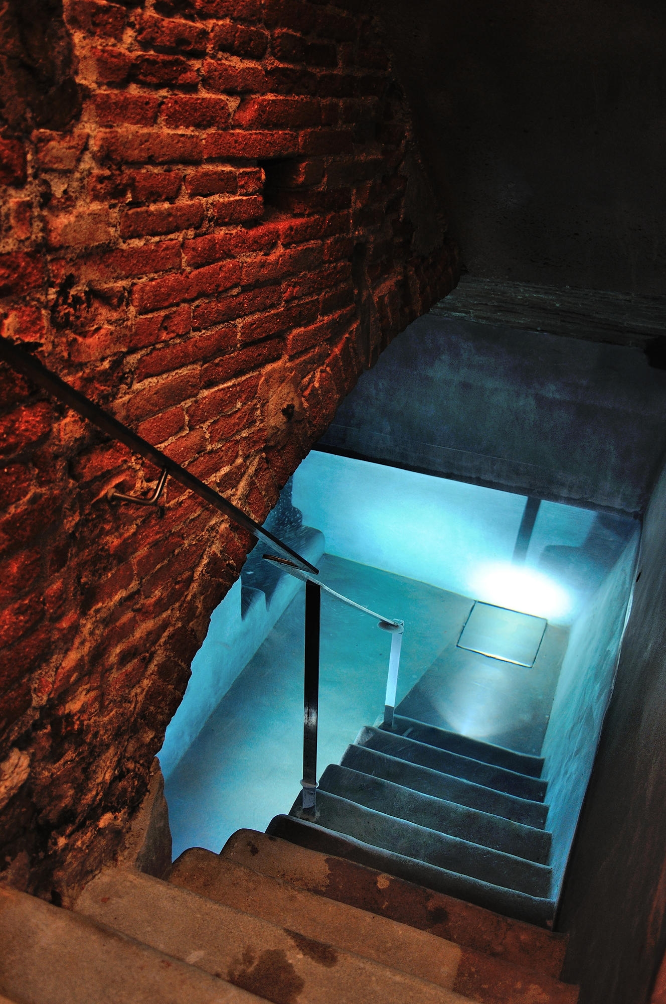 The Espai CEL Thermal Baths by Arquetipus projectes arquitectònics show how existing structures can be repurposed to accommodate new wellness spaces. Photos: Ferran Robusté Cumplido