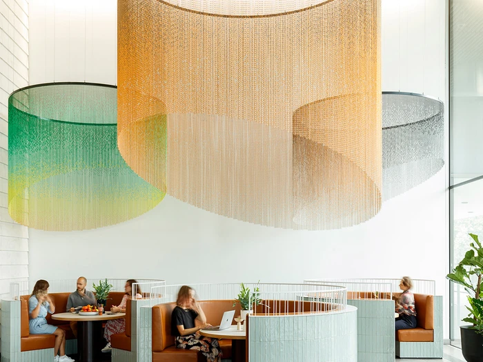 Read story Chain reaction: Kriskadecor