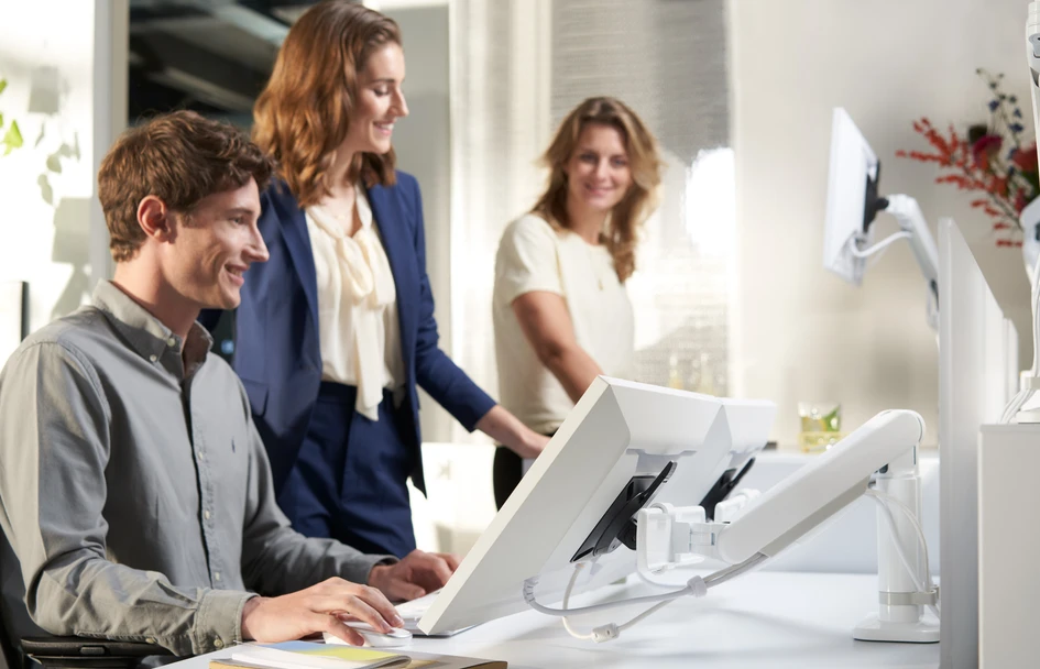 Using an array of joints to alter its height and angle, Viewprime makes work comfortable in any position, from sitting to standing and back again, all through the working day