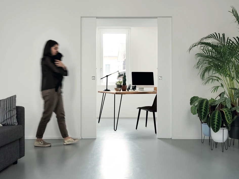 In contrast to its art nouveau shell, the interior architecture of Casa Frida is all sharp angles, clean lines, and discrete doorways courtesy of Eclisse’s Syntesis® series