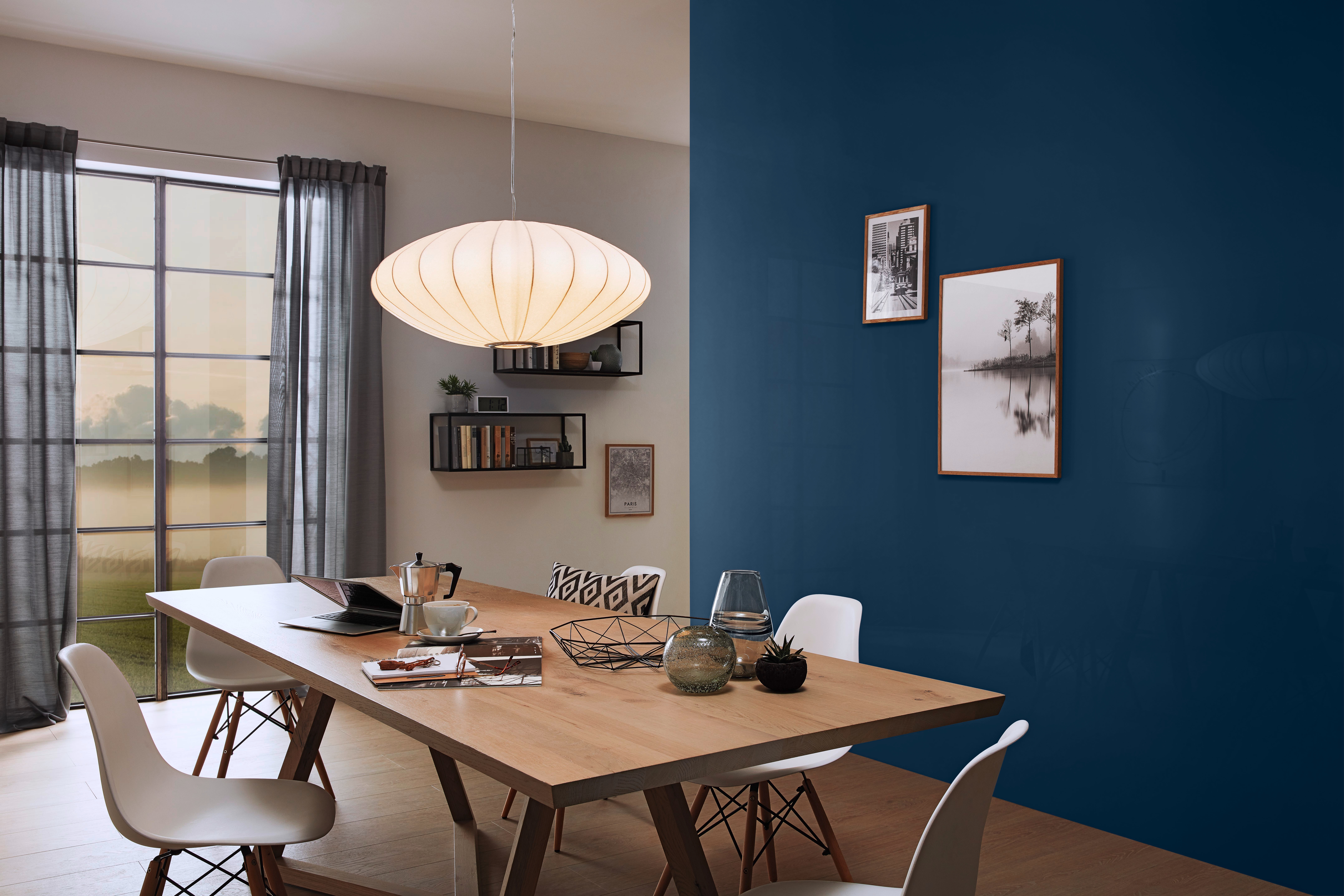 For its woodchip wallpaper, the company uses 100 per cent recycled, regional papers, certified local softwoods and the water of the Wupper. Recycled textile fibres are used for non-woven variants