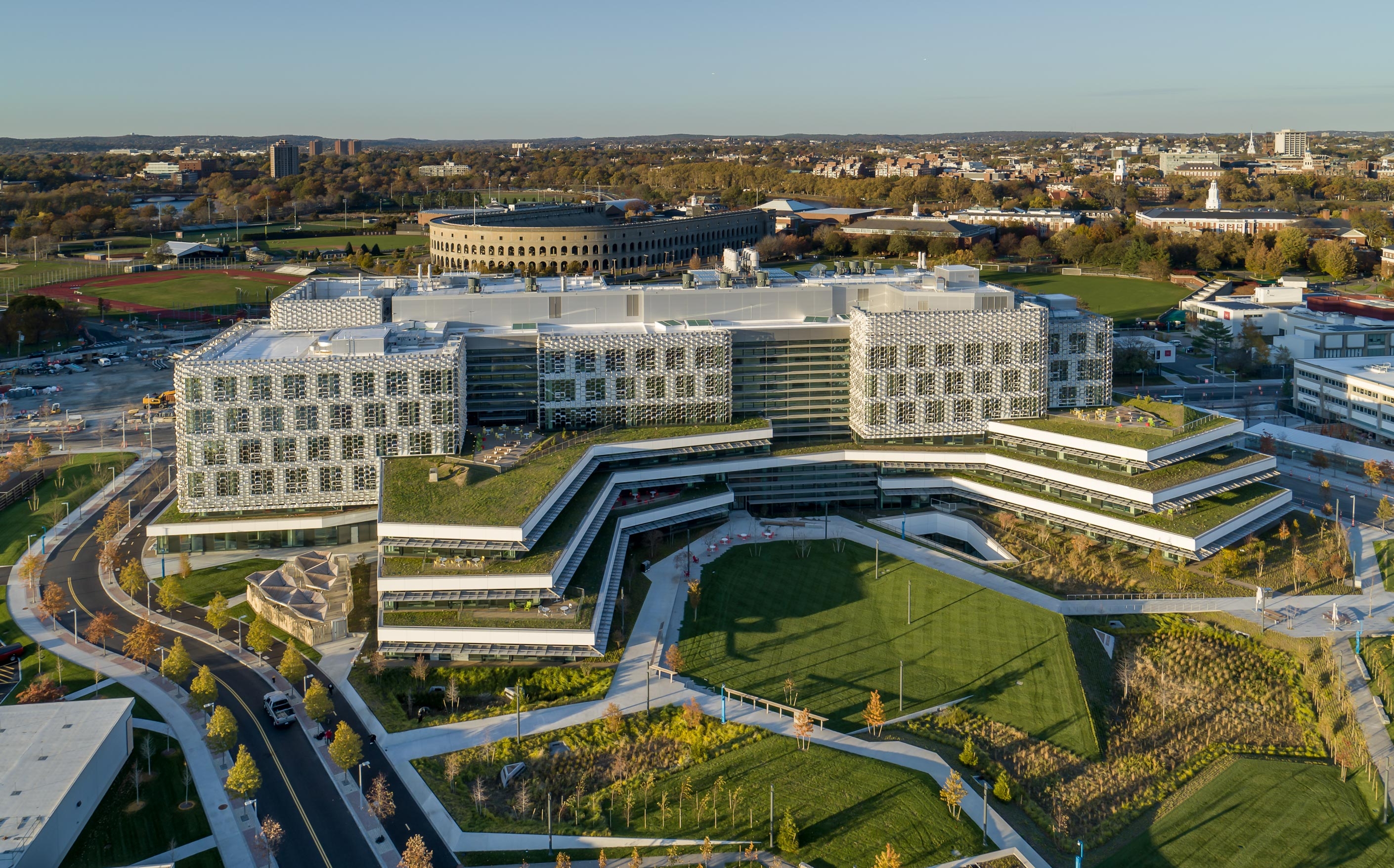 Feco and its American partner Pannello made a significant contribution to the realisation of Behnisch Architekten’s learning and research facility building at the Science and Engineering Complex at Harvard University in Boston