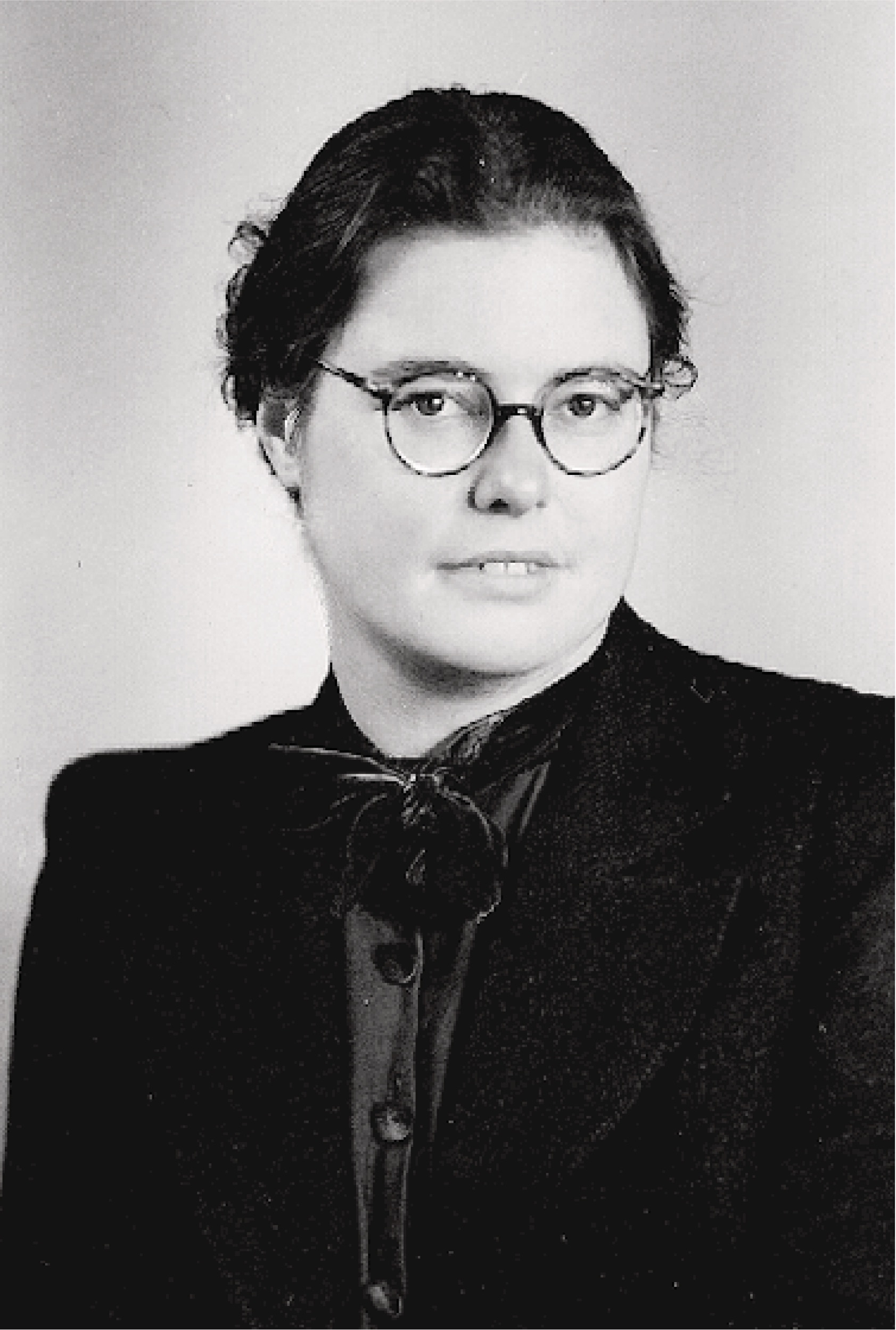 At the age of 21, Elisabeth Feller takes over the business of her father Adolf Feller, who died at an early age. In addition to her high standards of product design in the company, she is committed to social and third-world projects