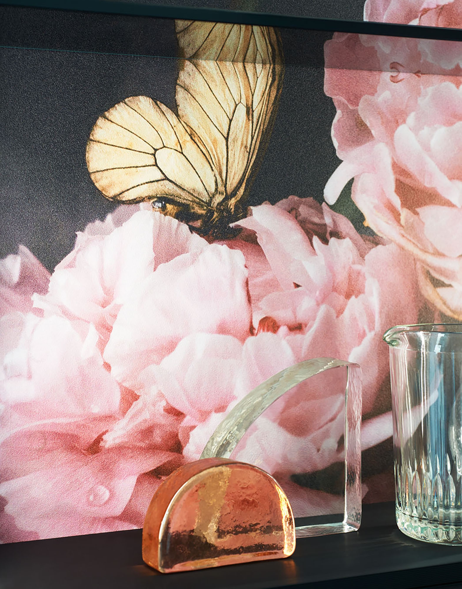 Cesar has worked with Venetian photographer Zaira Zarotti on what it calls the Art Collection, a range of panels of different vertical and horizontal layouts featuring details of Zarotti’s still lives 