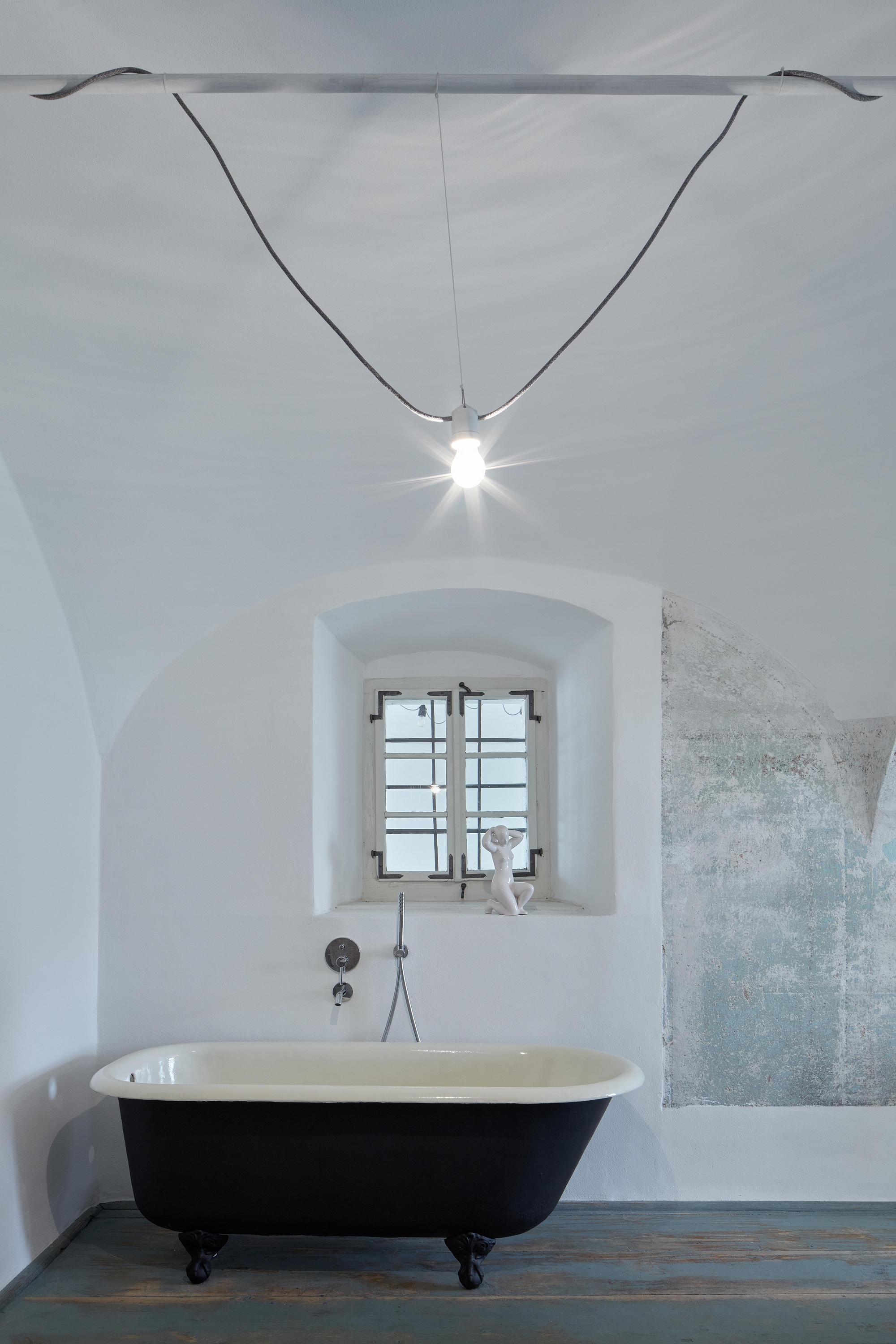 By exposing some of the building's original, rustic features, ORA's Kocanda Kravsko renovation masterfully blends the rural hotel's past with its present-day function. Photos: BoysPlayNice