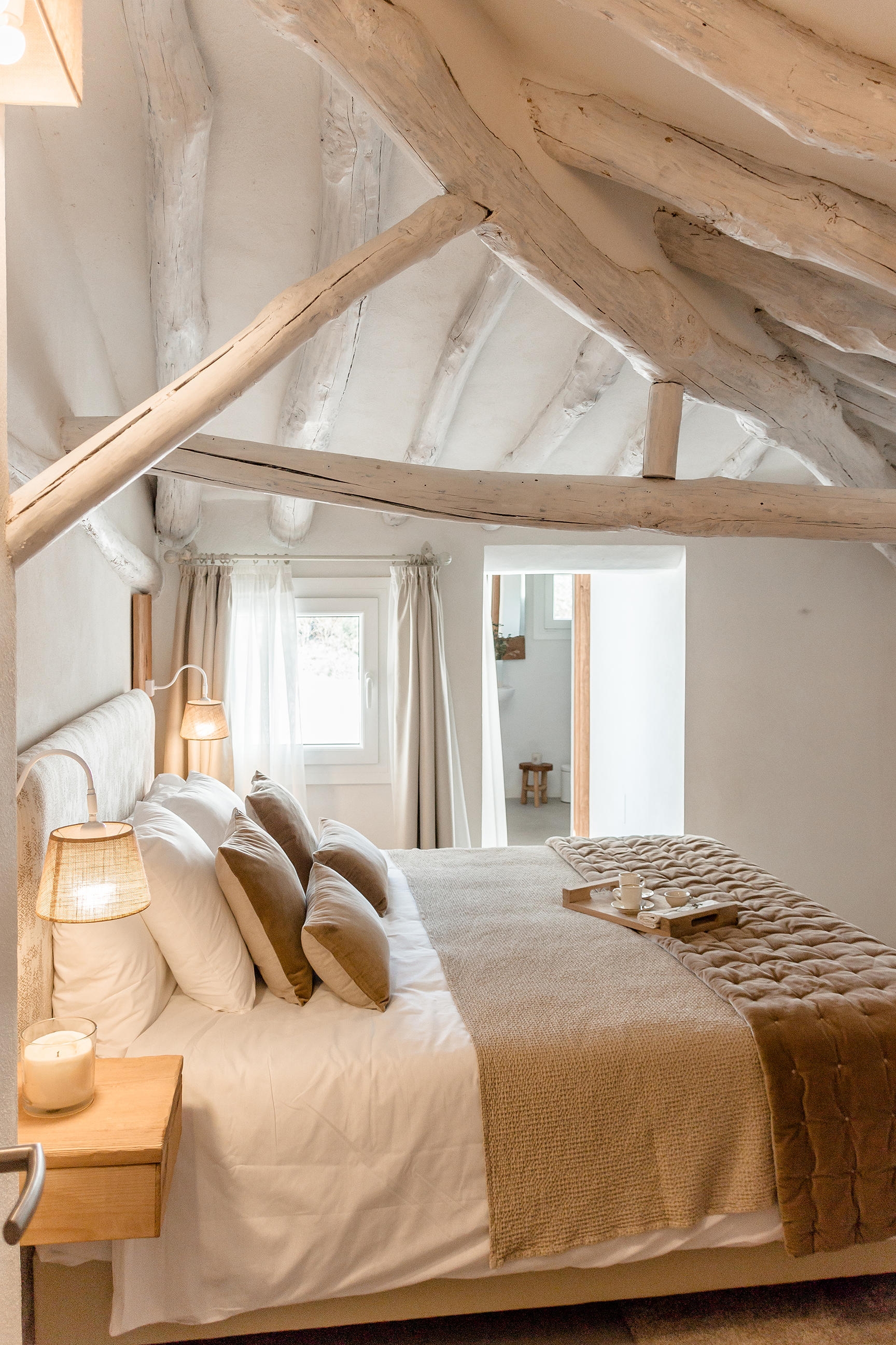 In a rural hotel in an olive grove, GANA Arquitectura's simple addition to the original historic cottage creates a harmonious whole. Photos: Francisco Torreblanca Herrero
