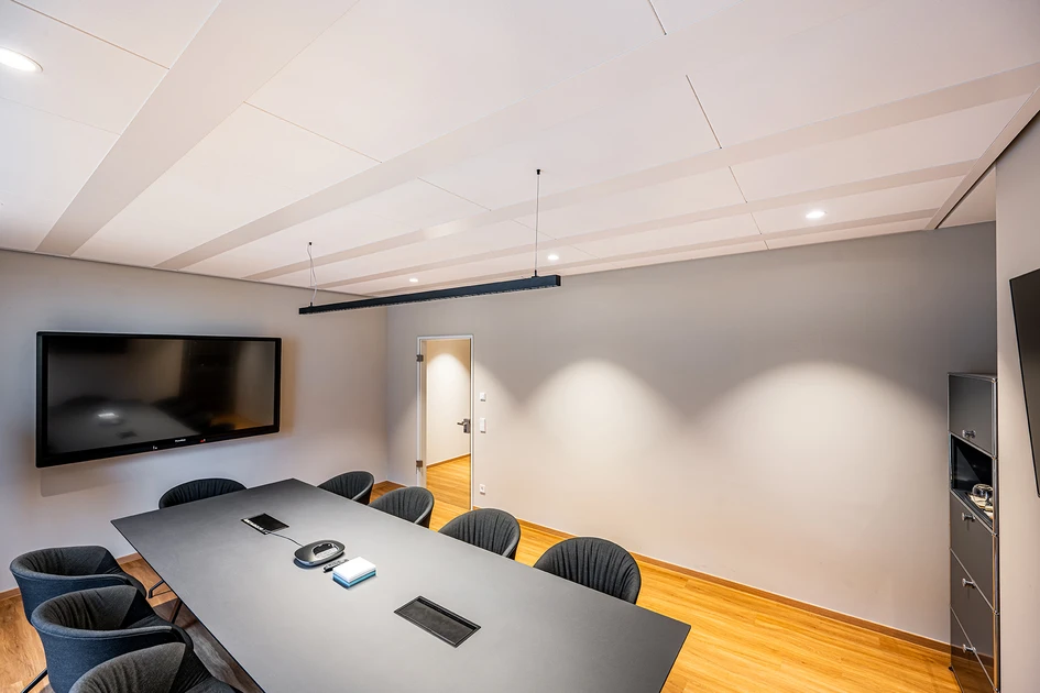 OWActive mineral climate ceilings combine the function of air conditioning via radiant heat with the proven advantages of OWAcoustic mineral suspended ceiling systems